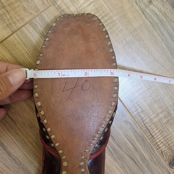 Punjabi jutti flats from India dark red embroidered leather pointy mule - US 8.5 - Picture 3 of 6